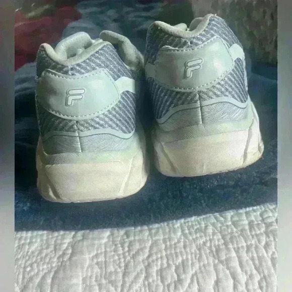 Fila ladies tennis shoe. Size 11. Excellent condition Light blue and white clean - Picture 4 of 10